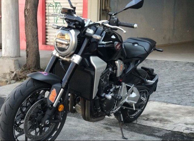 HONDA CB 1000R
