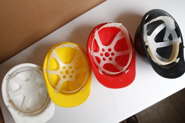 kit 4 capacetes construção civil coloridos - Foto 4