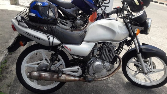 MOTO SUZUKI YES