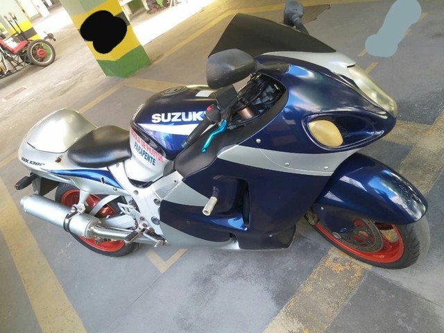 MOTO ESPORTIVA SUZUKI HAYABUSA