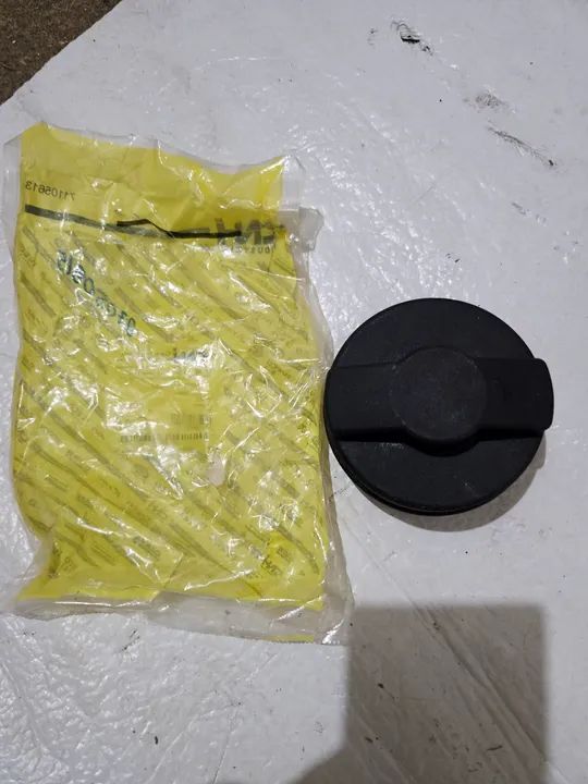 Trator New holand case tampa tanque combustível nova original 47416475