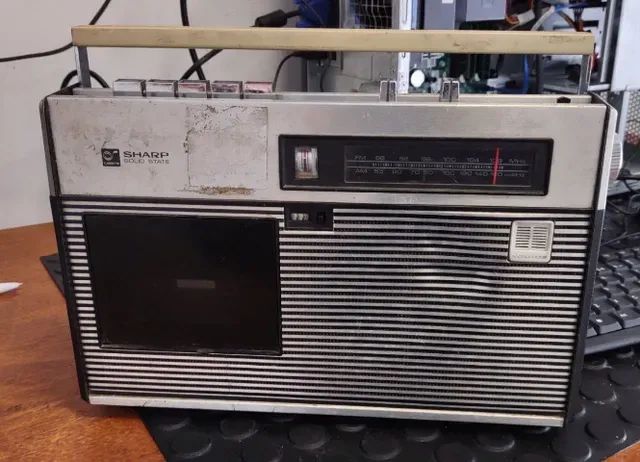 Antigo Rádio toca fitas gravador Sharp RD-416G - Para peças, no estado