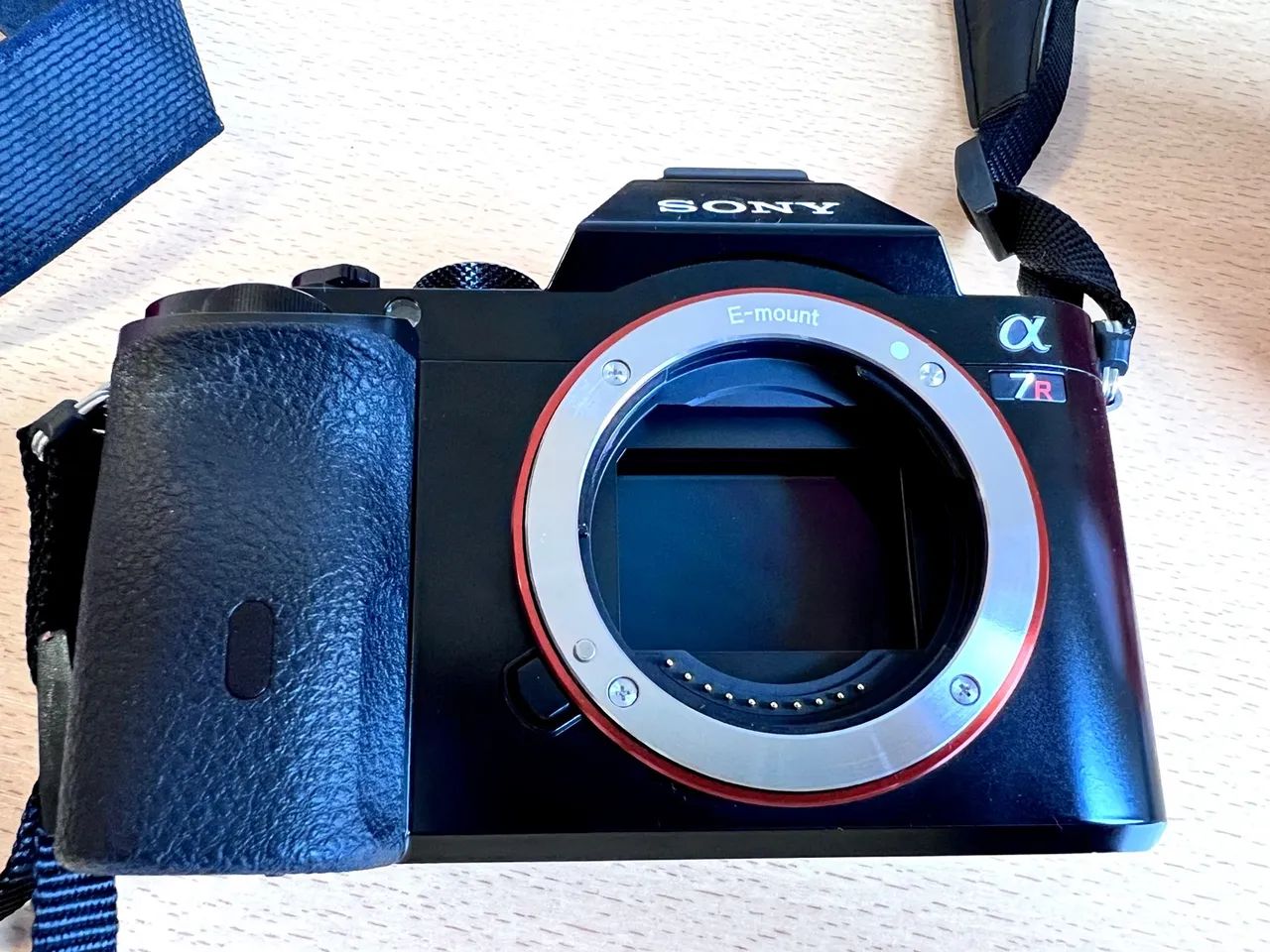 Câmera Sony Alpha 7R + Lente FE 35mm f/2.8 Sonnar T* Carl Zeiss - Foto 5