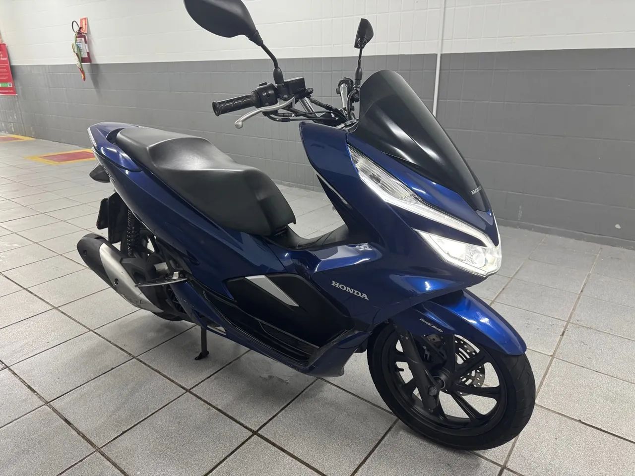 Honda PCX 150 2020  Azul - Impecável! Apenas 15 mil km  - Foto 4