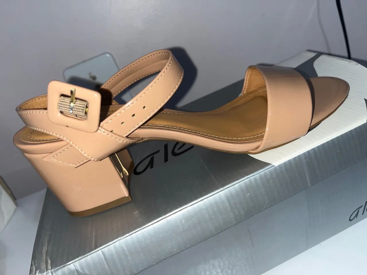 SANDÁLIA DE SALTO GROSSO ALEATTO