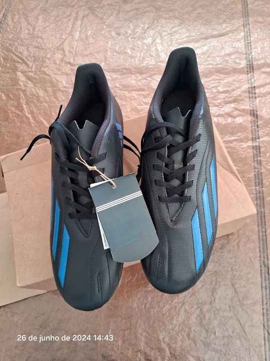 Chuteira Adidas_ Tam. 40/41/42/42/43