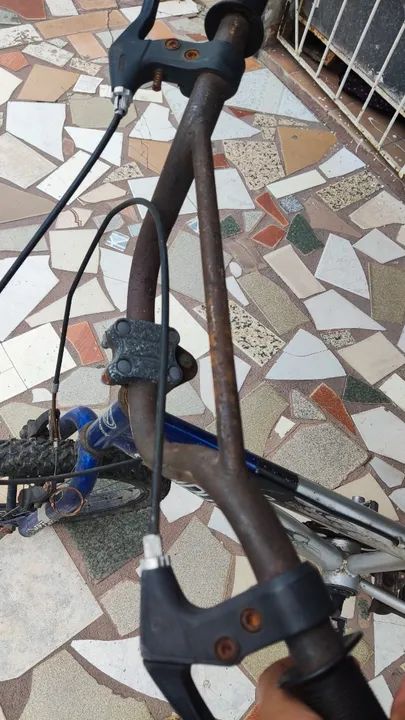 Bicicleta aro 20 Precisa de reforma  - Foto 5
