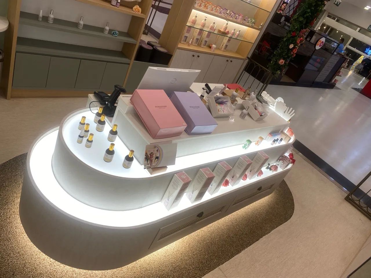 Balcão de loja com design moderno - Foto 4