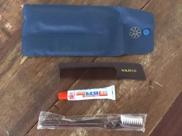 Varig Estojo com Pente e Escova de Dentes - Foto 5