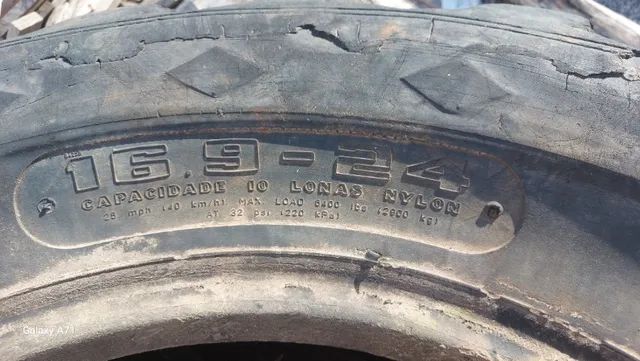 pneu traseiro reroescavadeira JCB 16.9x24 - Foto 4