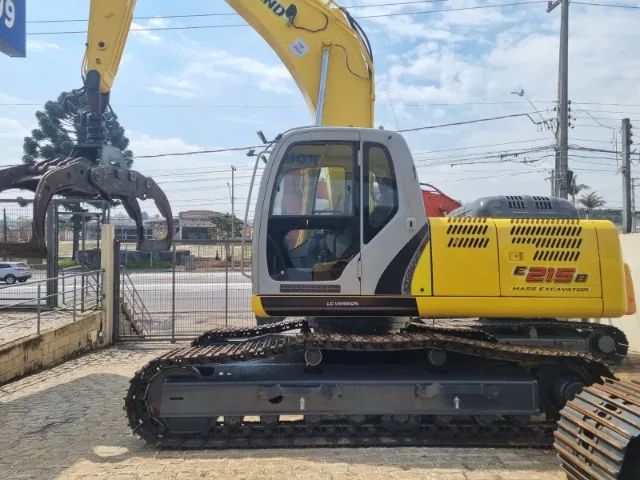 VENDA OU LOCAÇÃO ESCAVADEIRA NEW HOLLAND E215B LC - Foto 4