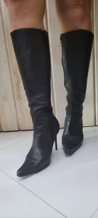 Botas de cano alto pretas de couro DATELE