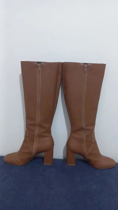 Bota handbook de cano alto caramelo  - Foto 2