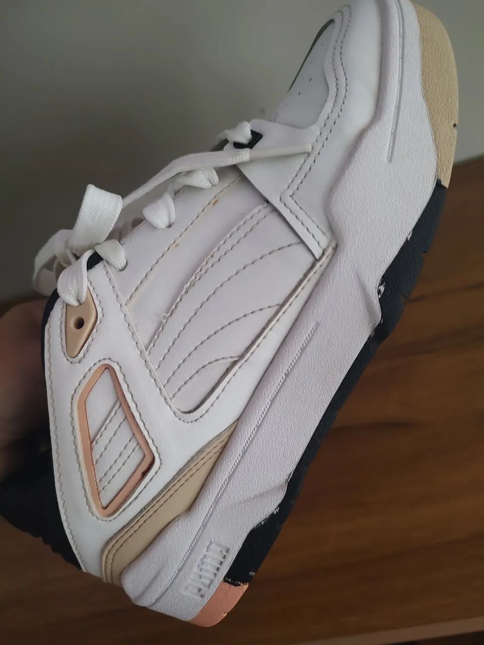 Tênis Puma Branco com Detalhes