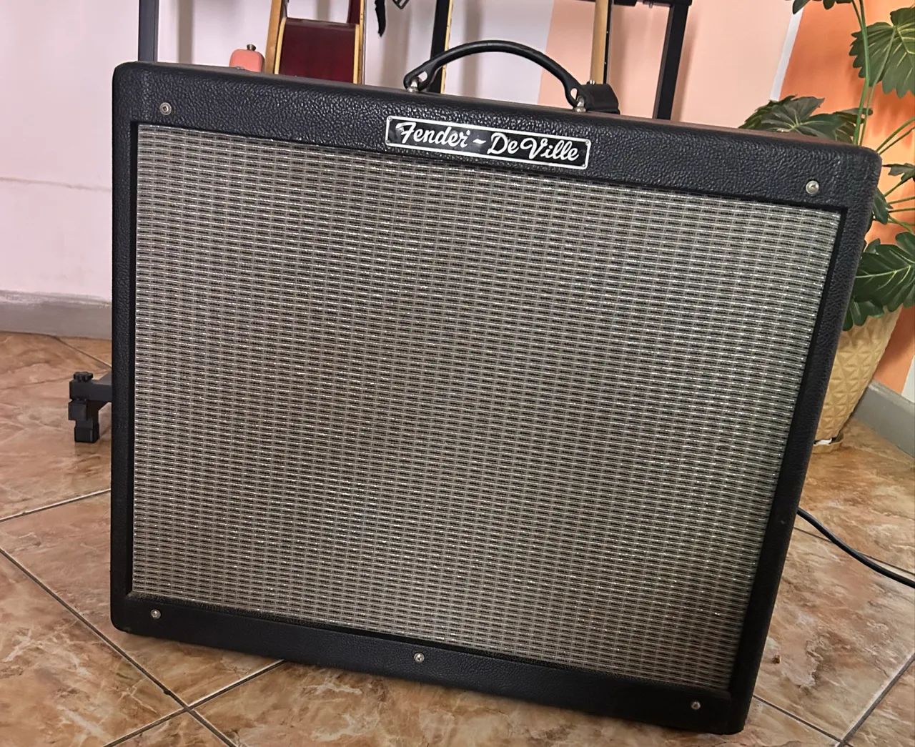 Amplificador Fender DeVille 