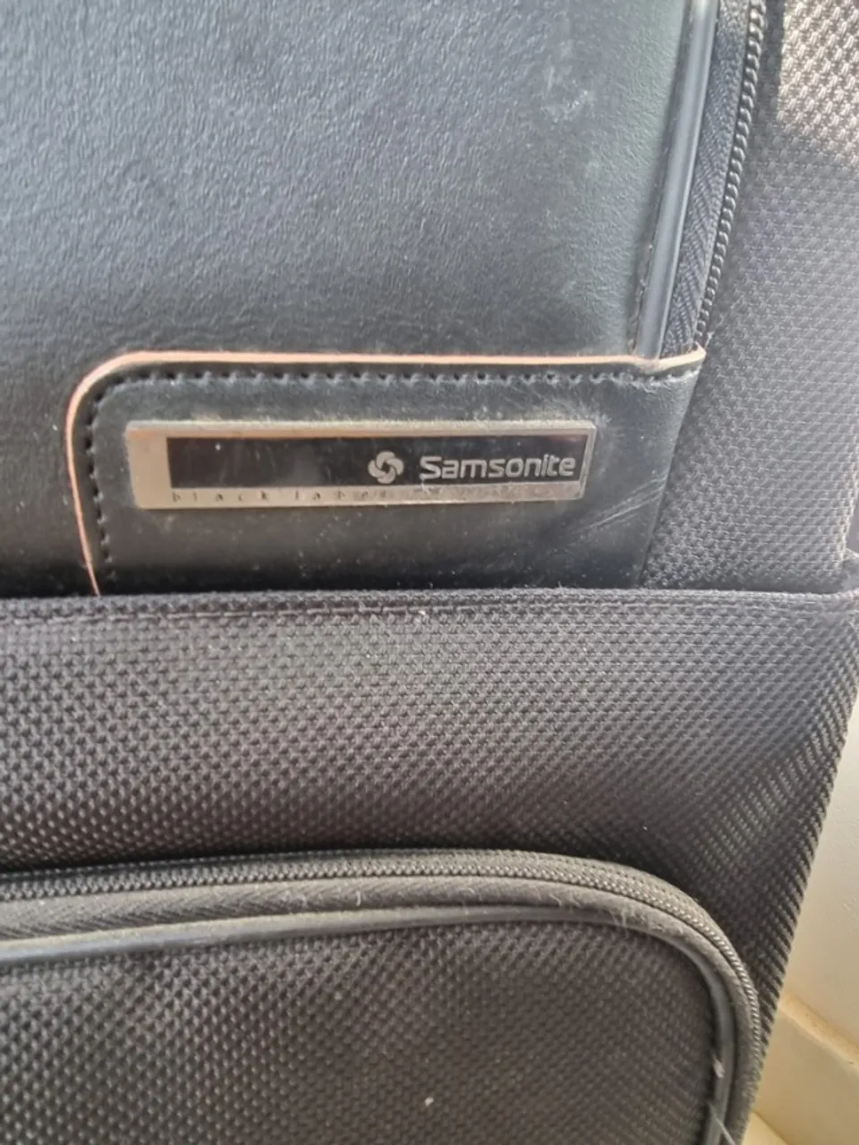 Mala de viagem Samsonite tamanho grande em bom estado.