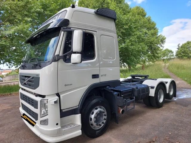 volvo fm 370 automático 6x2 completo teto alto ano 2011
