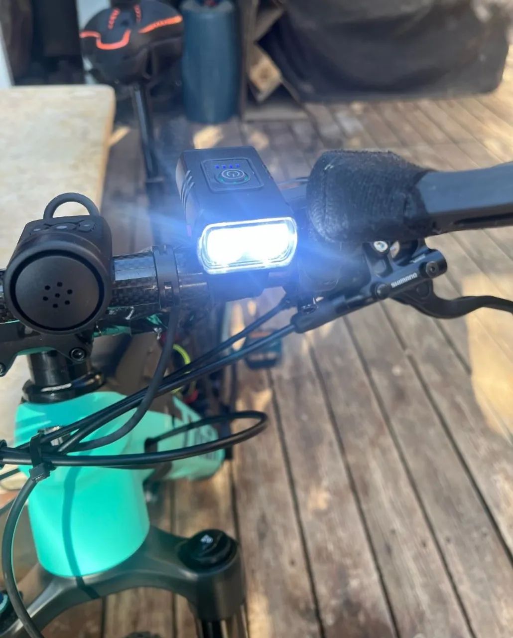 Farol de Bicicleta 2 LEDs, Recarregável com 6 modos e Indicador de Carga - Foto 4