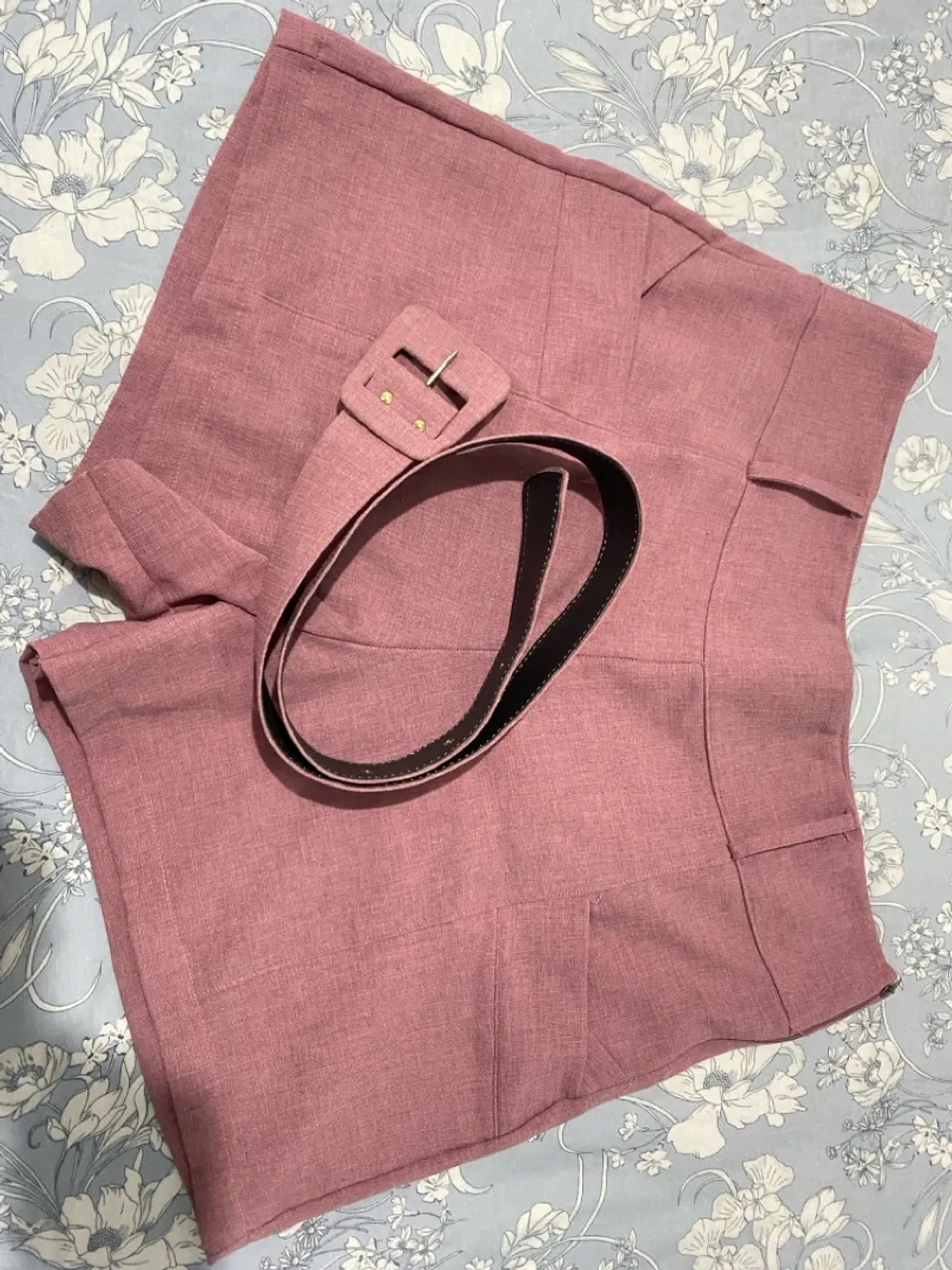 Shorts de tecido com cinto elegante GG