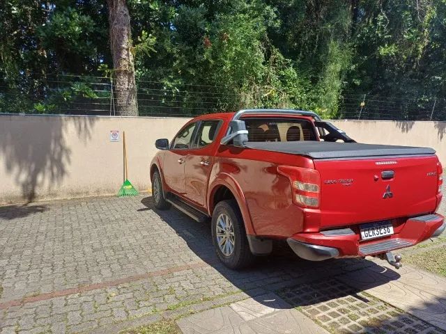Mitsubishi L200 Triton Sport HPE-S 2.4 CD Dies. AUT 2019 - Foto 4
