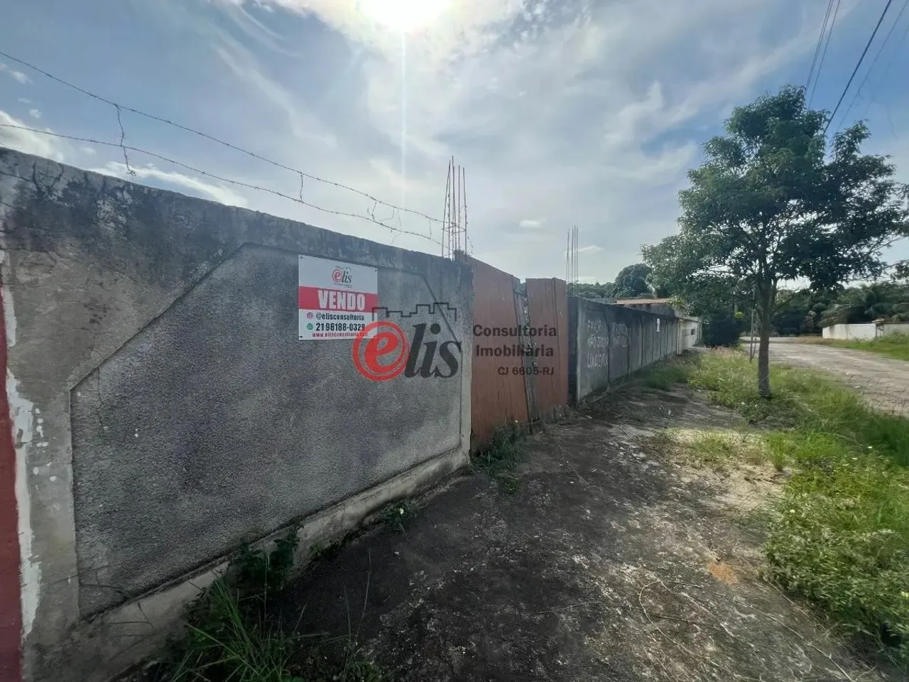 Terreno plano com 360 metros quadrados em Guaratiba - Rio de Janeiro - RJ