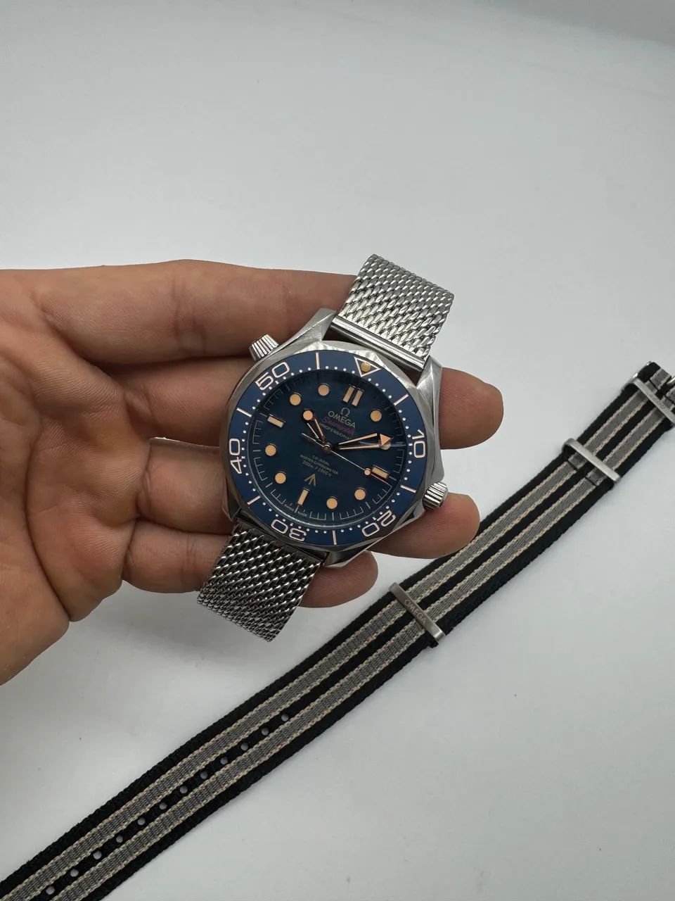 Relógio Omega Seamaster 007 com 2 pulseiras  - Foto 3