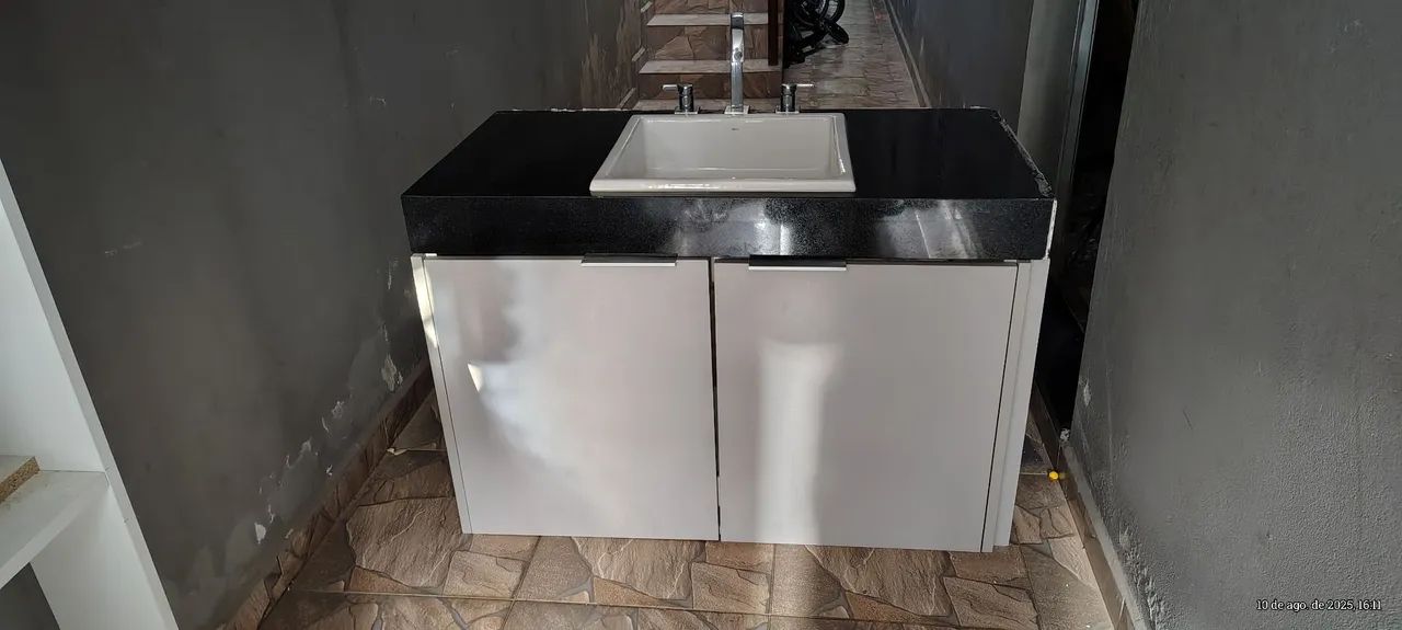 Cuba com Armário para Banheiro/Lavabo tenho 3 pias. - Foto 2