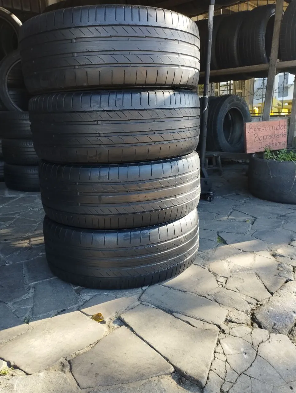 PNEUS 235/50R18 CONTINENTAL