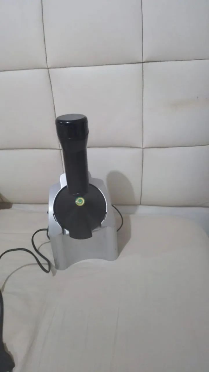 Máquina de fazer sorvete YONANAS