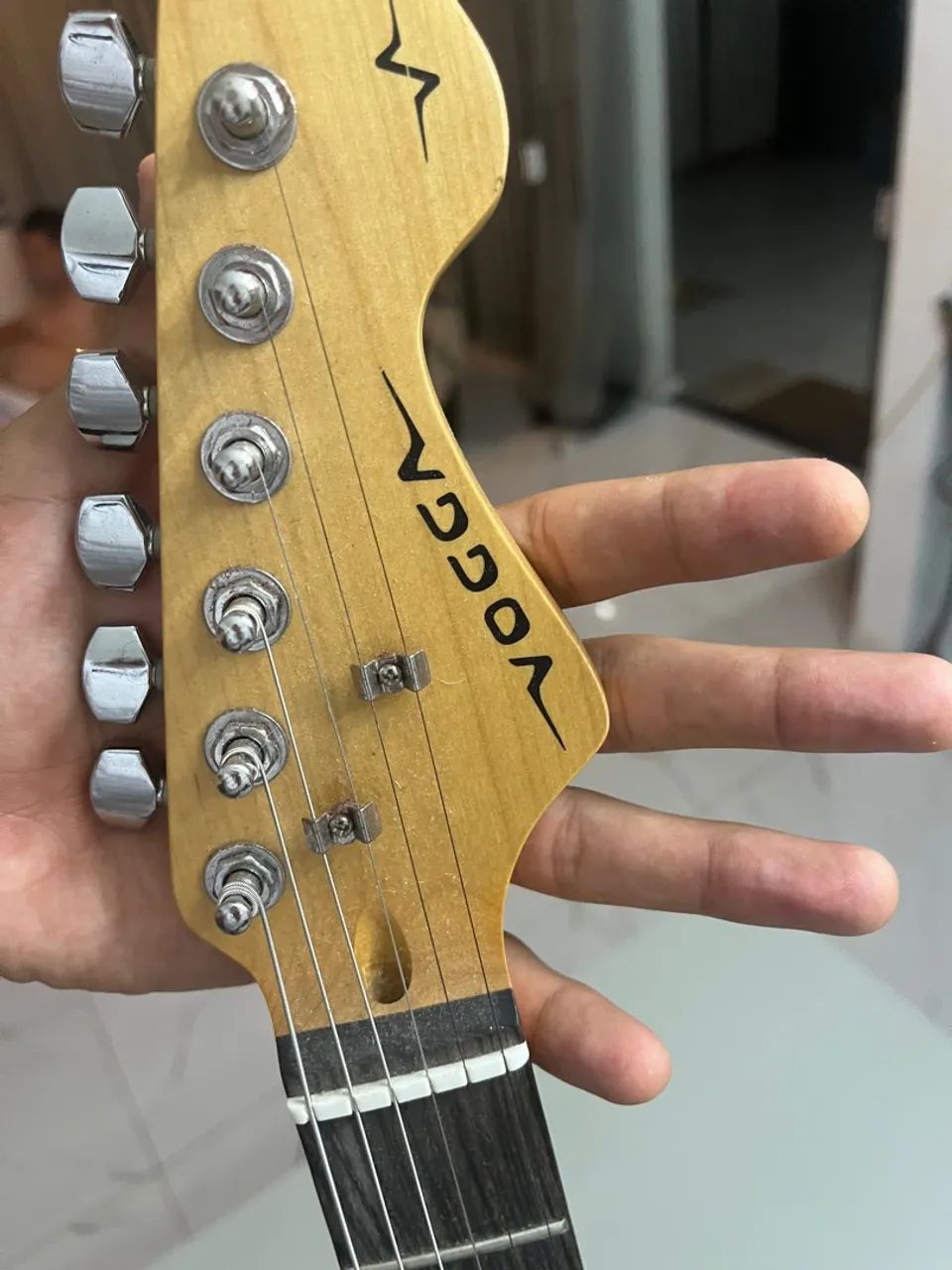 Guitarra VOGGA Stratocaster Azul Degradê - Foto 4