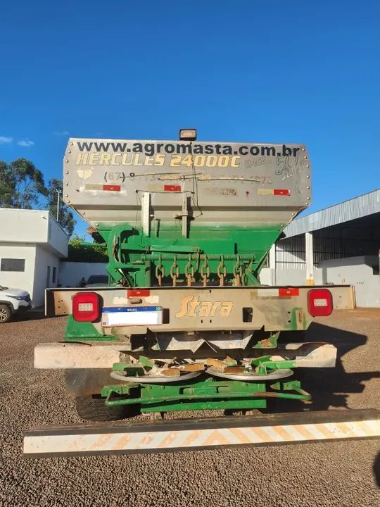 Caminhão MB axor 2831 acoplado stara hercules 24.000 - Foto 4