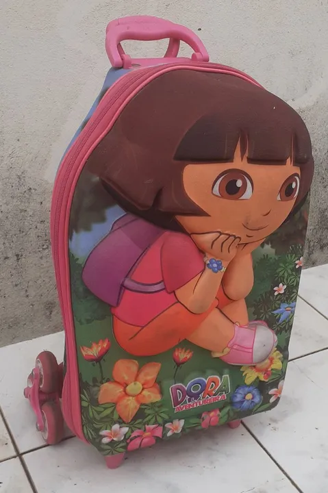 Mala de Rodinha Infantil Dora Aventureira escolar usada