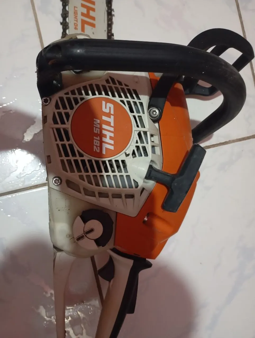 Motosserra Stihl MS 182 ainda na garantia cinco meses de uso
