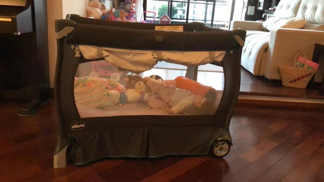 Berço portátil para bebê Chicco com trocador - Foto 2