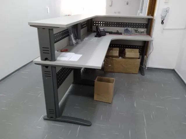 Balcão p/ recepção em MDF Cinza 110 cm x 220 cm x 140 cm - Foto 5