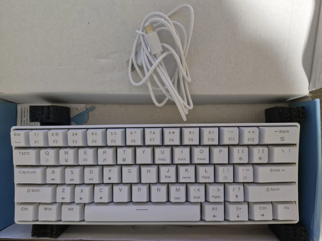 Teclado Mecânico K61 SWITCH RED AXIS