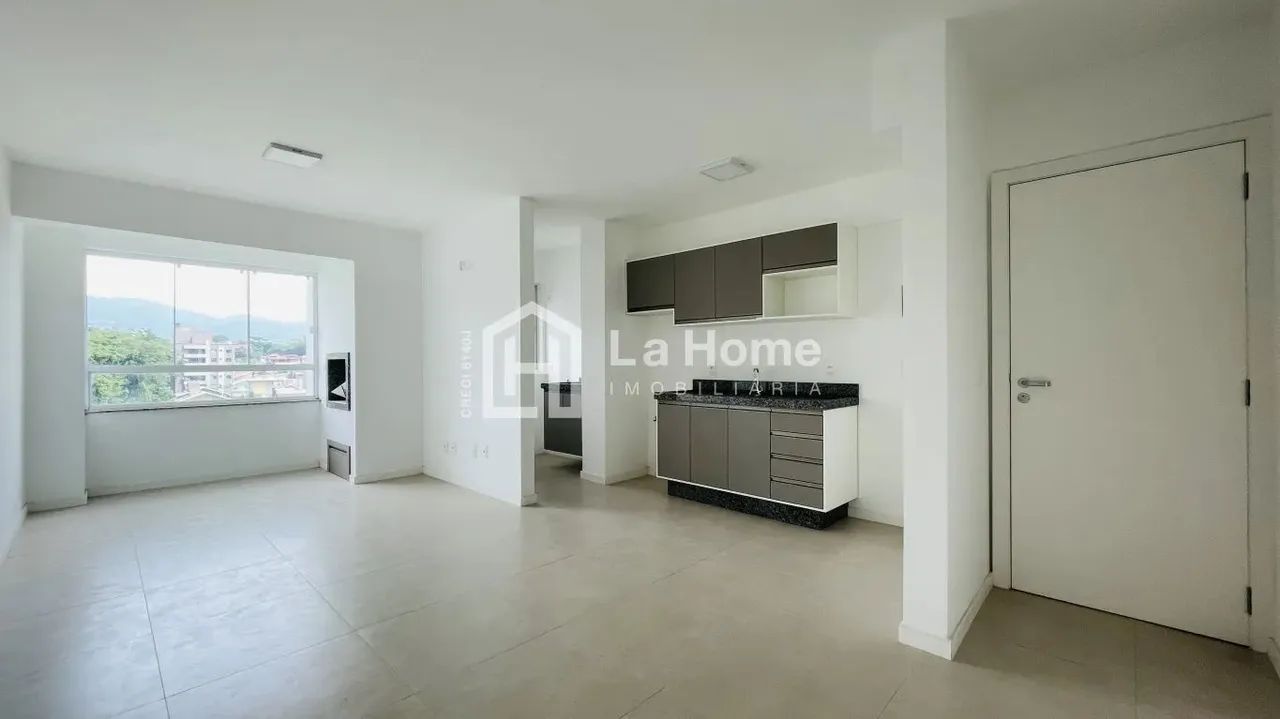 Apartamento de 3 quartos semi mobiliada disponível pra venda e locação em Blumenau! EM DES