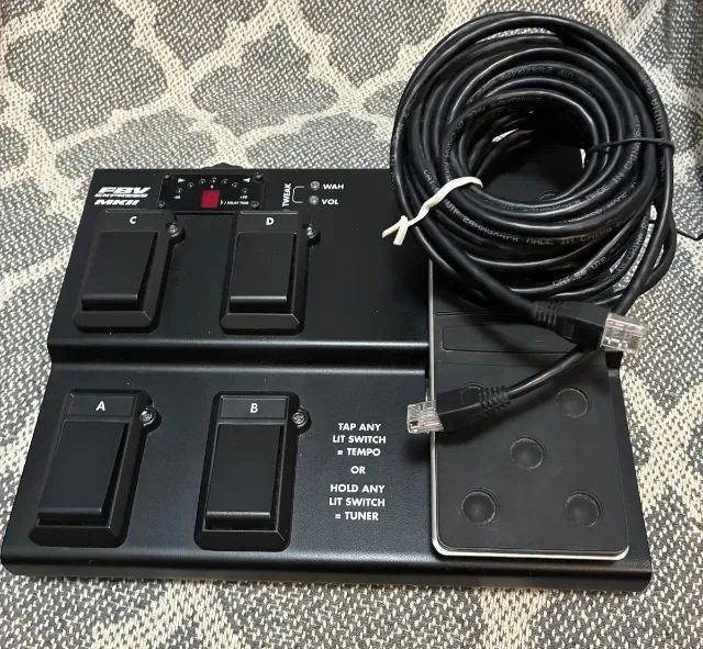 Line 6 FBV Express MkII - Controlador + Pedal de Expressão