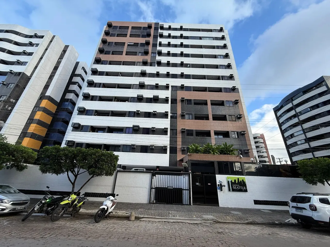 Apartamento nascente, 3 quartos, sendo 1 suíte, varanda, 84m² na Jatiúca