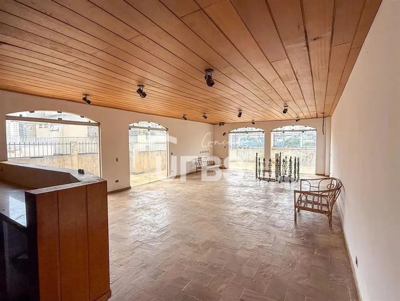 Apartamento de 6 Quartos à Venda no Setor Oeste  880m²  4 Suítes  3 Vagas  Edifício João B