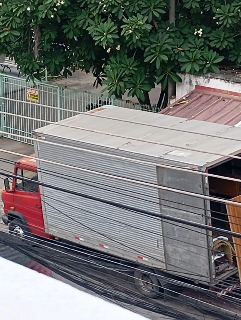 Frete e Mudanças- Caminhão Baú de 5,5m. - Foto 6