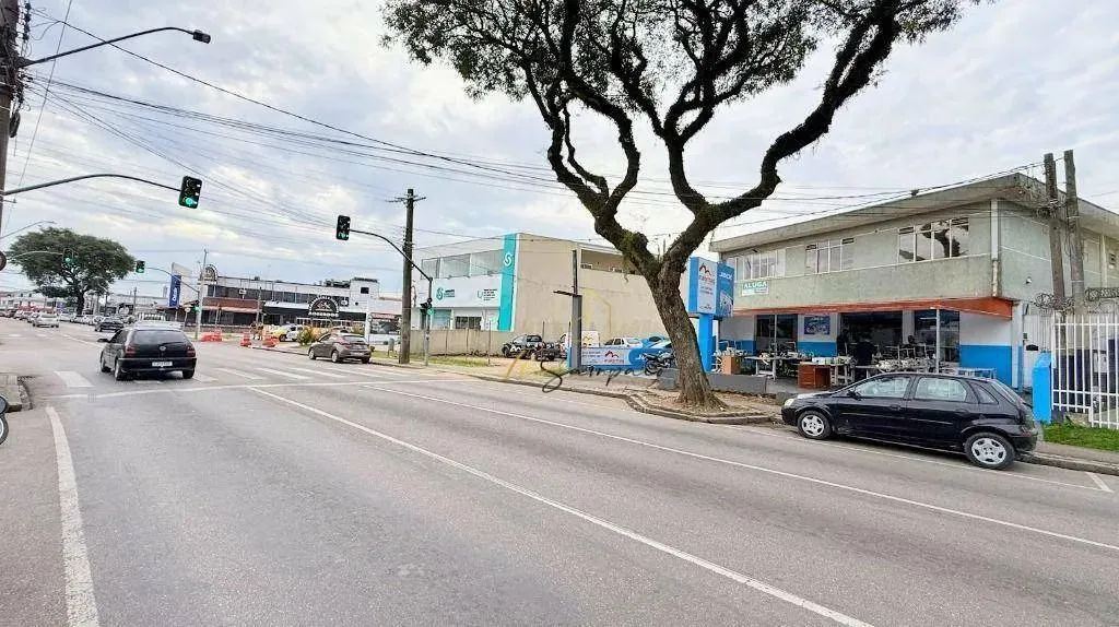 Sala para alugar por R$ 2.800/mês - Avenida Brasília, 6571 Novo Mundo - Curitiba/PR