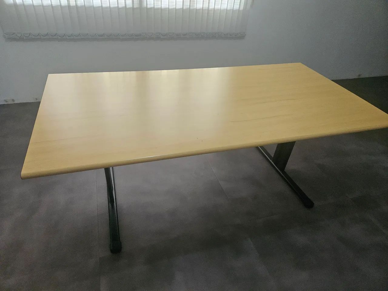 Mesa para reuniões retangular grande. - Foto 4