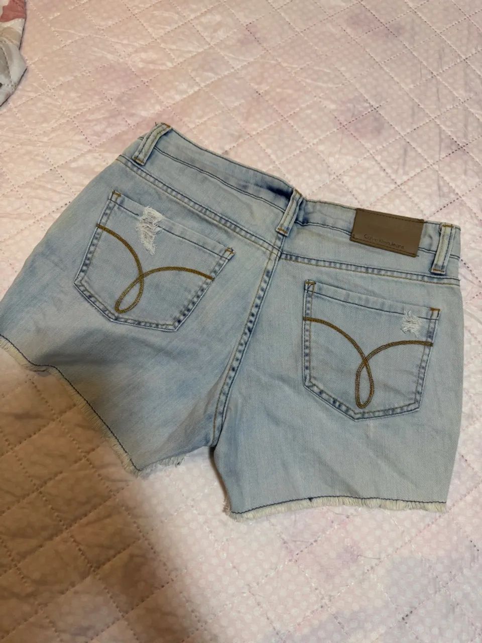 Short Jeans Calvin Klein Destroyed - Foto 2