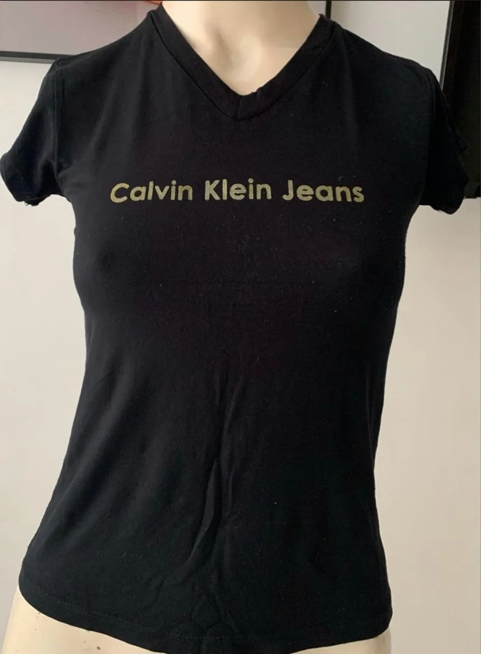 Camisa Babylook Calvin Klein - Foto 2