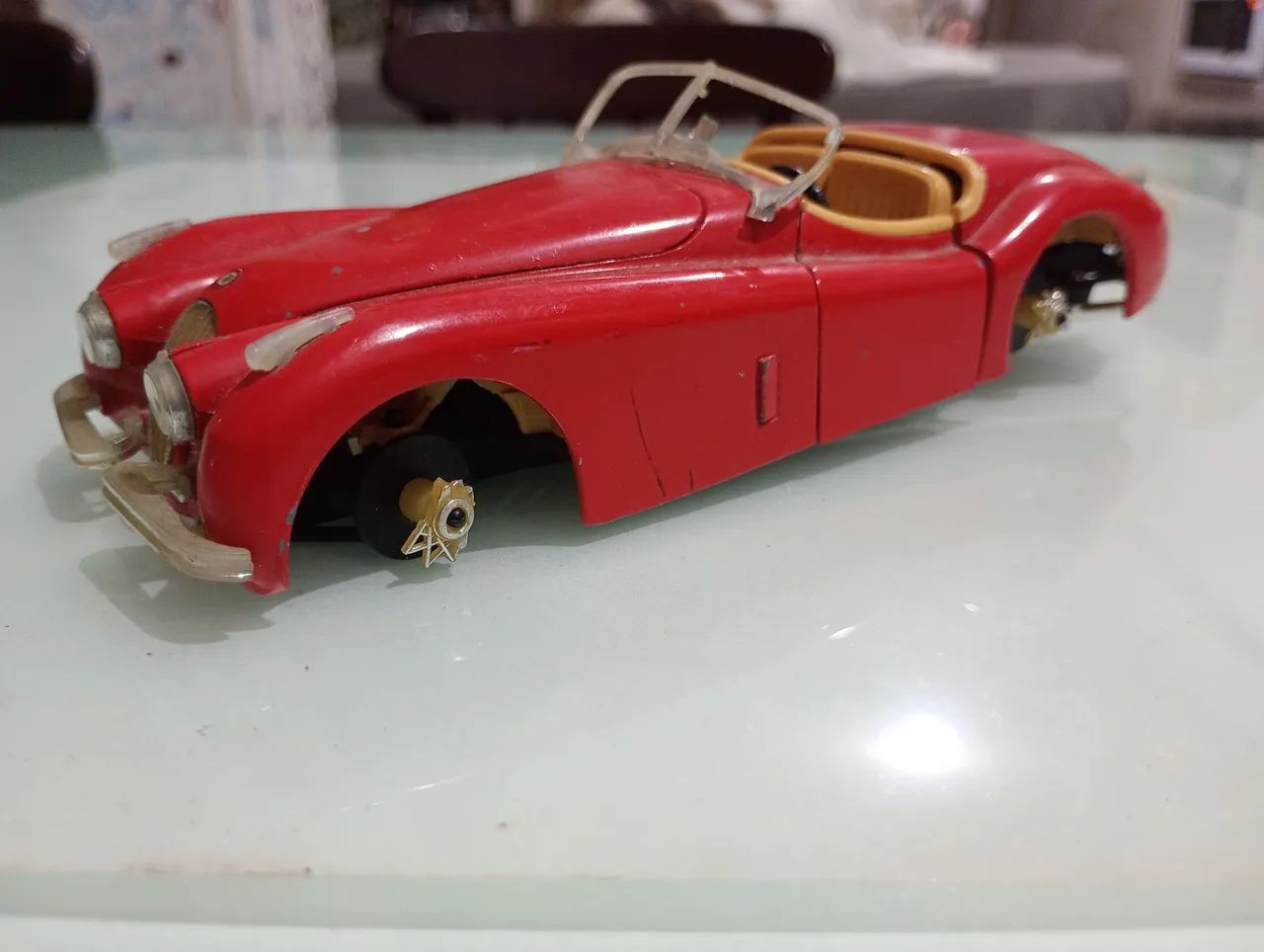 Miniatura Jaguar XK120 1948 Escala 1/24 Burago(para reformar) - Foto 2