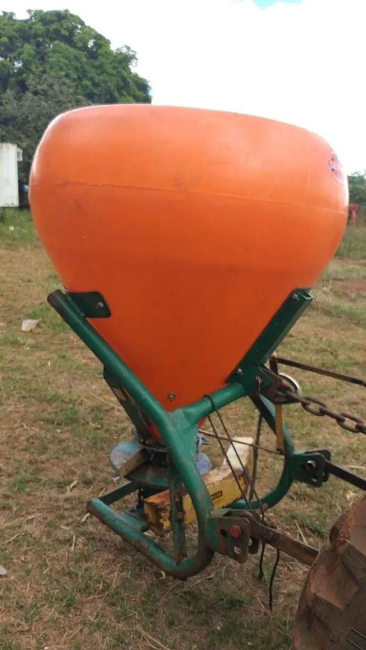 Adubador 900 kg - Foto 3