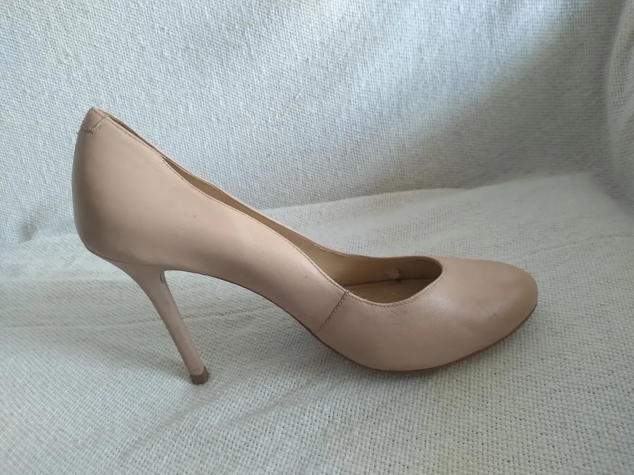 Scarpin nude salto fino