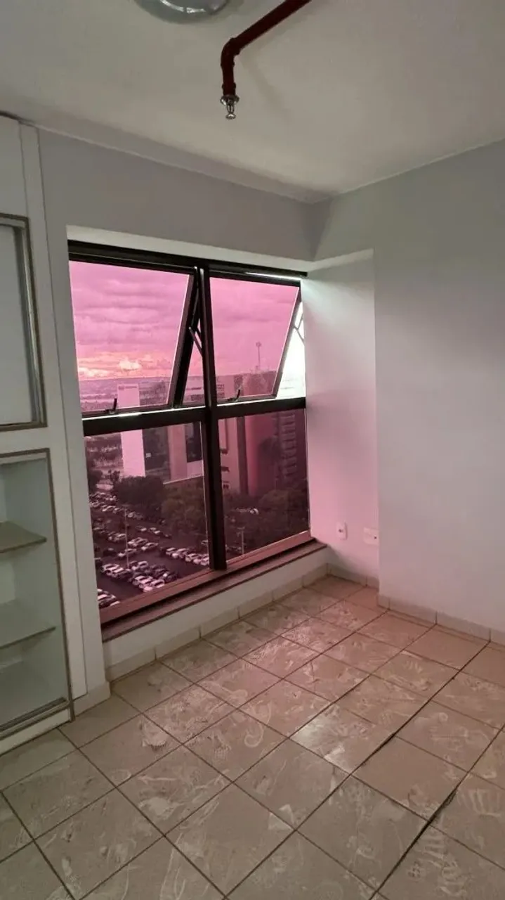 Vendo Sala Comercial, andar alto e uma vaga de garagem no Setor de Autarquias Sul