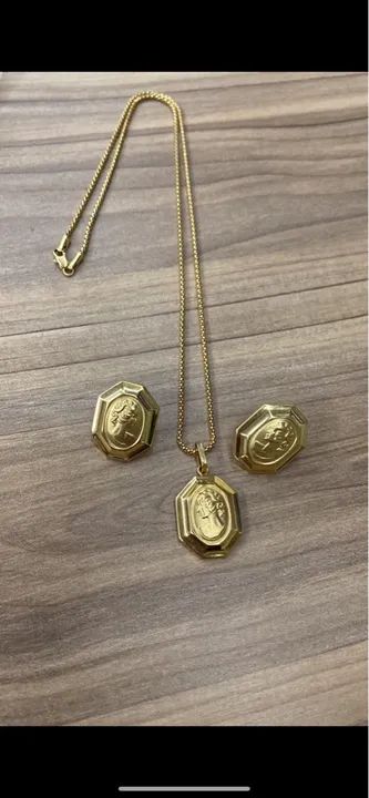 Conjunto de Colar e Brincos em ouro 18k 